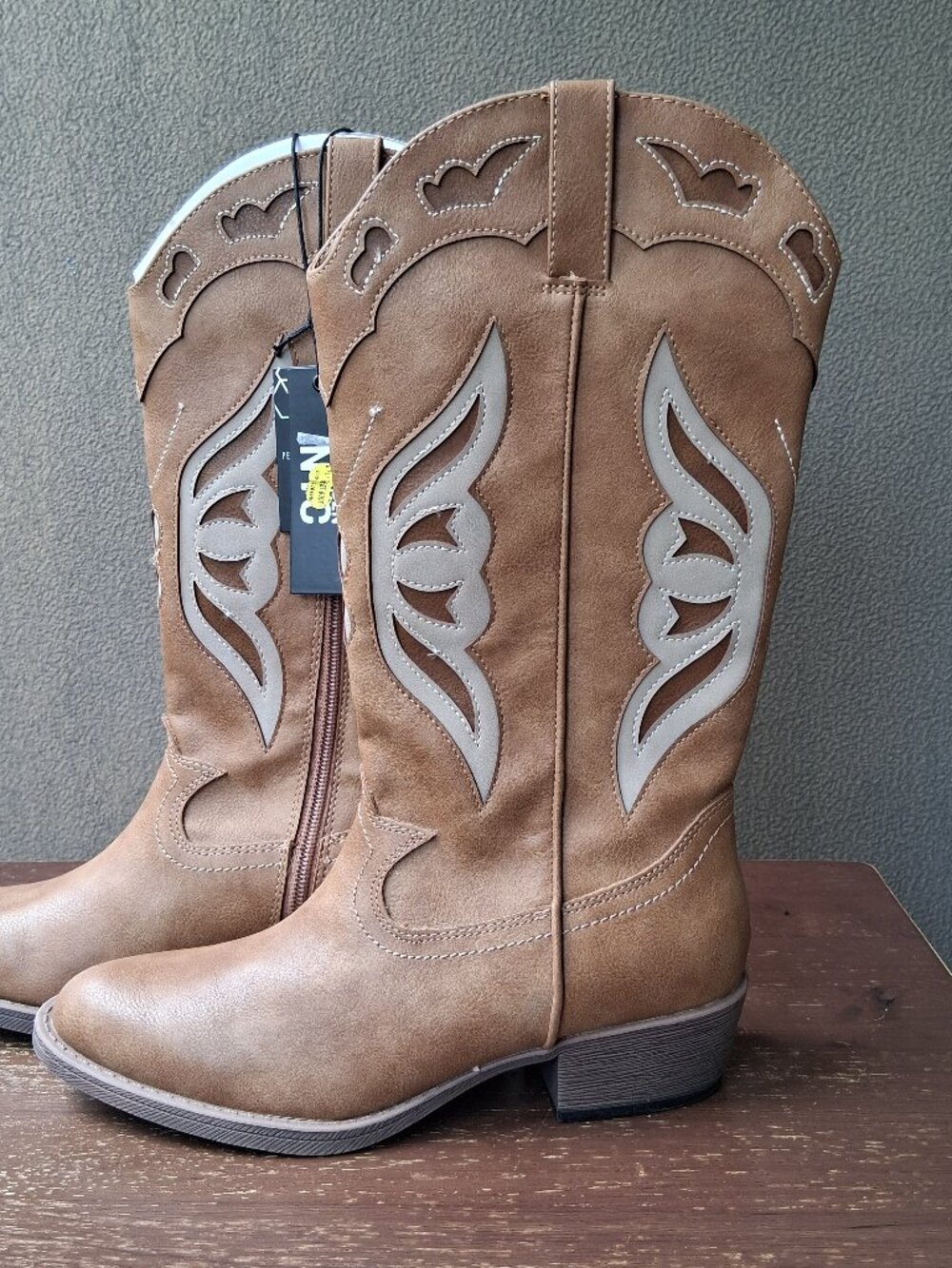 Madden NYC Women's Brown Butterfly Western Cowboy Boots Size 6 New
